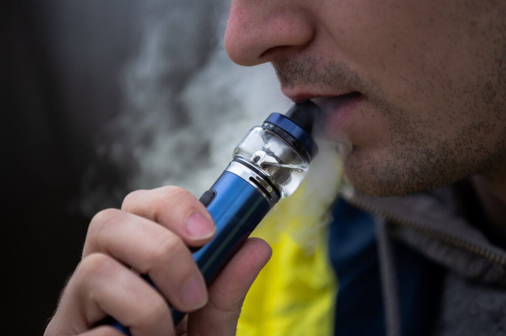 does vaping cause gynecomastia
